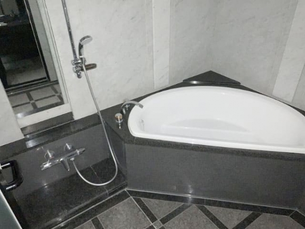 �Ἴ